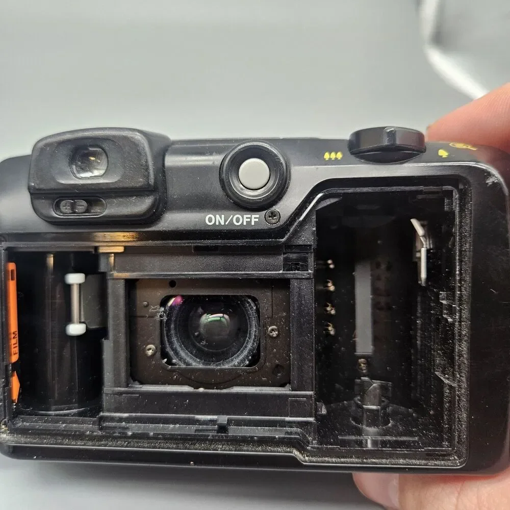 PENTAX IQZoom 115 Date Defective Powers On 35mm Point And Shoot Camera For Parts